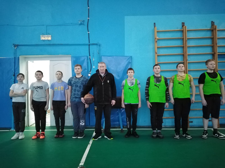 Занятия в спортивном клубе «Поиск».